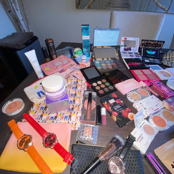 Makeup bundle - Picture 2 of 13